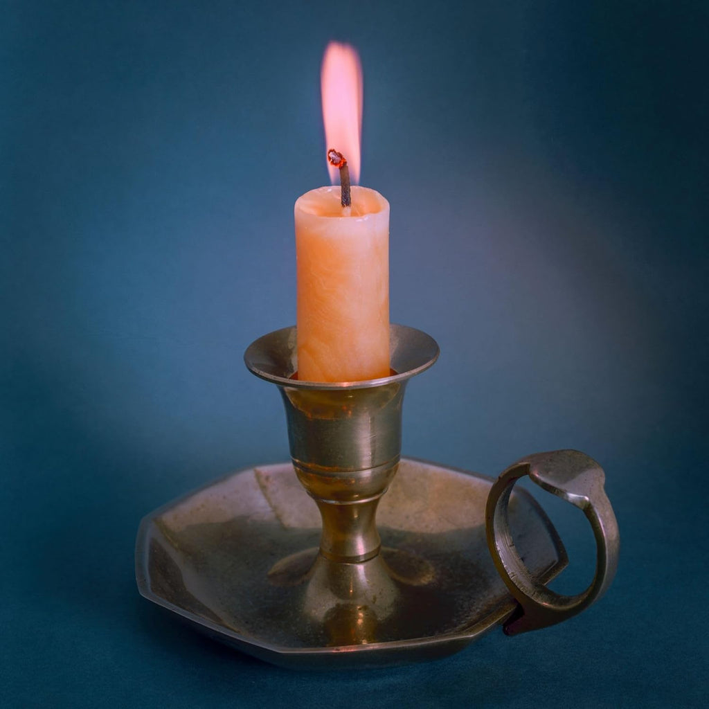 Beeswax Taper Candles 9'' (230 Mm), Bundle of 4 Pairs,Uk Handcrafted, over 10.5 Hours of Burn Time Each, Air-Purifying, and Dripless - Brighten Your Space!