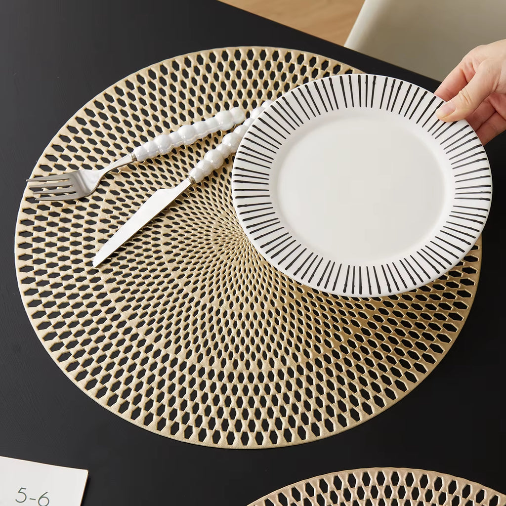 1/6Pcs Hot Sale Table Decor Hollow Out Metallic Gold Charger Plates Mats Vinyl Dinning Table Mats Luxury Placemats Christmas