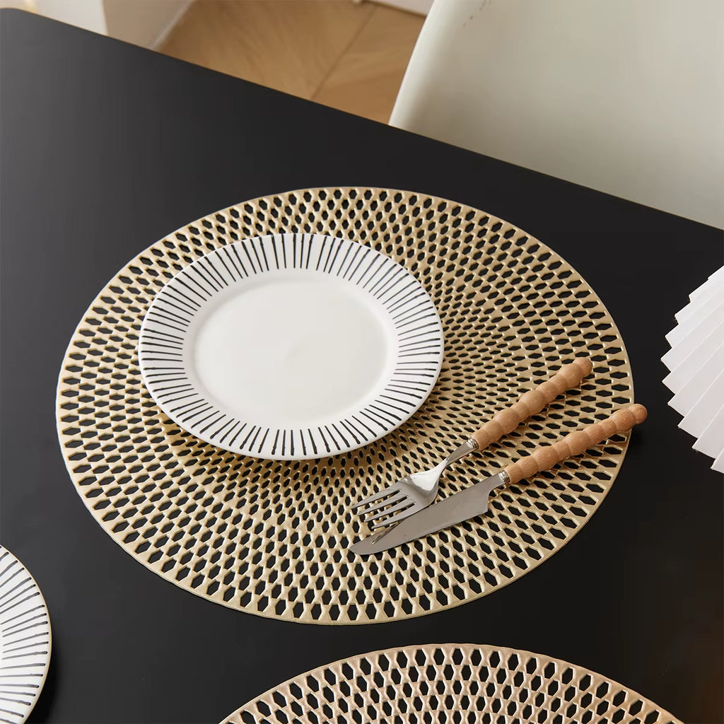 1/6Pcs Hot Sale Table Decor Hollow Out Metallic Gold Charger Plates Mats Vinyl Dinning Table Mats Luxury Placemats Christmas